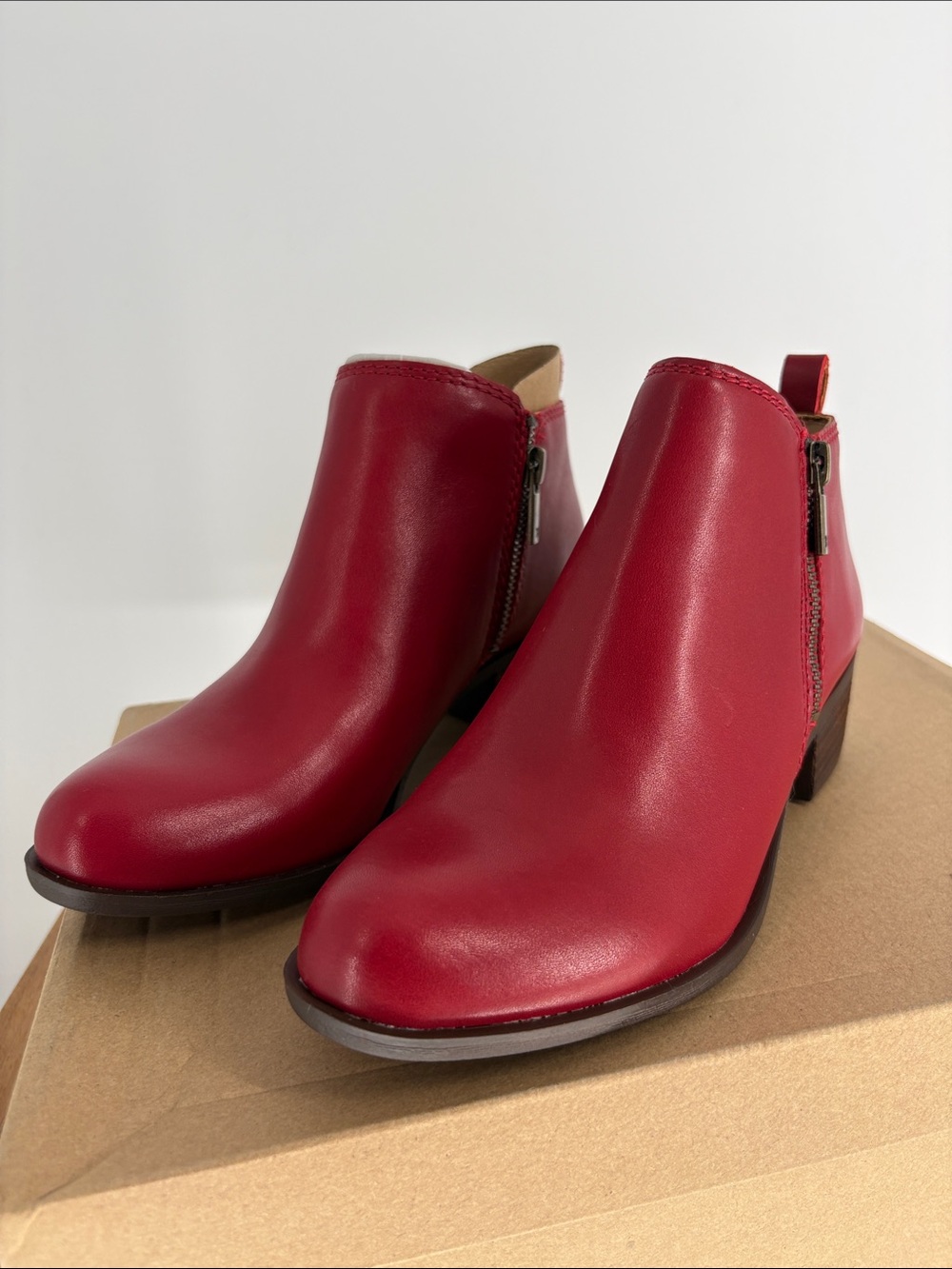 New Lucky Brand LK-BASEL  Leather Ankle Booties SIZE 6.5 - Picture 6 of 7